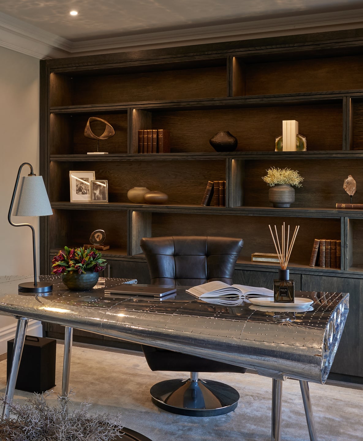 Private study composed in leather and stone